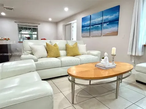 1531 NE 35th Street Oakland Park FL 33334