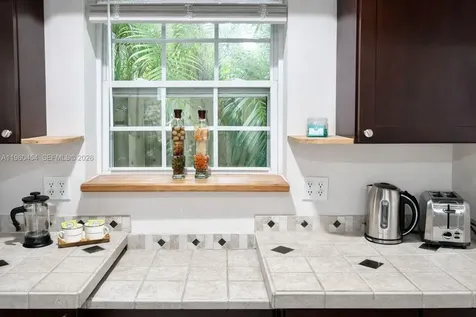 1531 NE 35th Street Oakland Park FL 33334