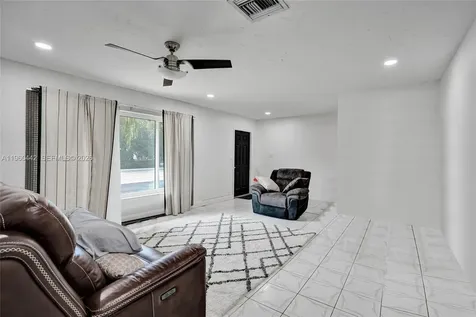9607 NW 81st Street Tamarac FL 33321