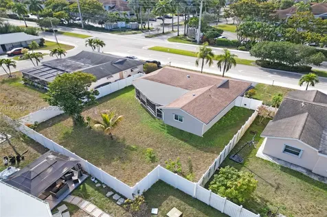 9607 NW 81st Street Tamarac FL 33321