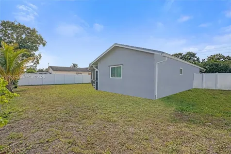 9607 NW 81st Street Tamarac FL 33321