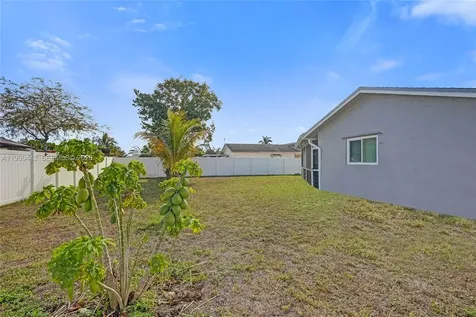 9607 NW 81st Street Tamarac FL 33321