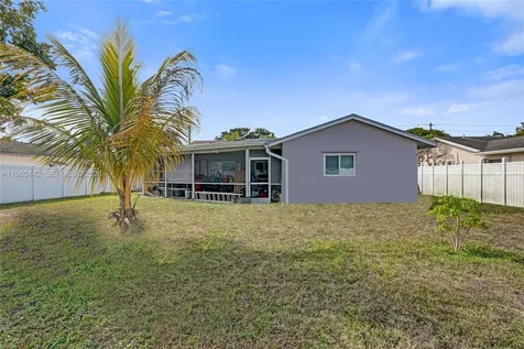 9607 NW 81st Street Tamarac FL 33321