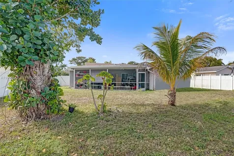 9607 NW 81st Street Tamarac FL 33321