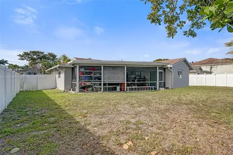 9607 NW 81st Street Tamarac FL 33321