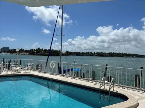 6830 Indian Creek Drive Miami Beach FL 33141