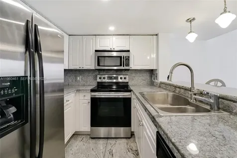 1900 Sunset Harbour Drive Miami Beach FL 33139