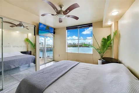 1900 Sunset Harbour Drive Miami Beach FL 33139