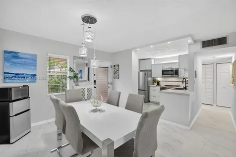 2801 Somerset Drive Lauderdale Lakes FL 33311