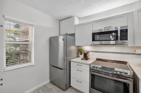 2801 Somerset Drive Lauderdale Lakes FL 33311