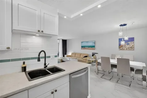 2801 Somerset Drive Lauderdale Lakes FL 33311