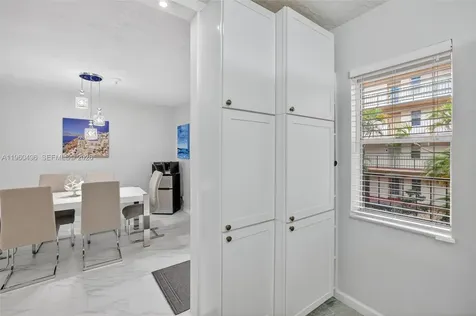 2801 Somerset Drive Lauderdale Lakes FL 33311