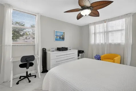 2801 Somerset Drive Lauderdale Lakes FL 33311