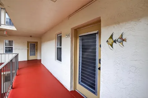 2801 Somerset Drive Lauderdale Lakes FL 33311