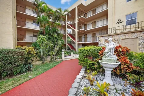 2801 Somerset Drive Lauderdale Lakes FL 33311