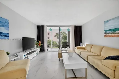 2801 Somerset Drive Lauderdale Lakes FL 33311