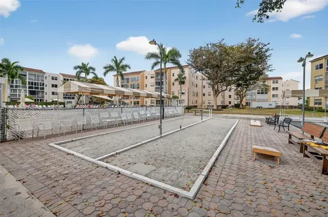 2801 Somerset Drive Lauderdale Lakes FL 33311