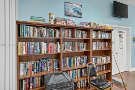 2801 Somerset Drive Lauderdale Lakes FL 33311