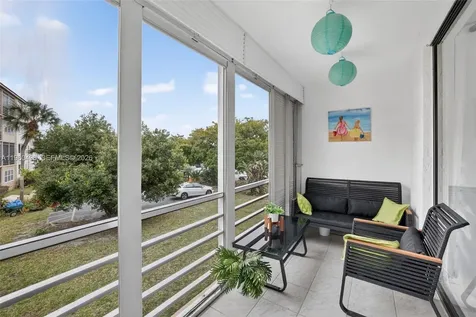 2801 Somerset Drive Lauderdale Lakes FL 33311