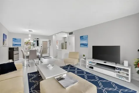 2801 Somerset Drive Lauderdale Lakes FL 33311