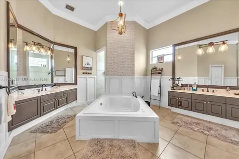 13801 Alexandria Court Davie FL 33325