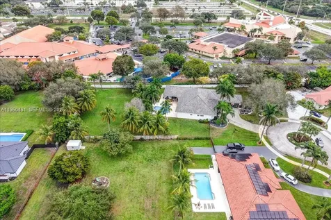 13801 Alexandria Court Davie FL 33325