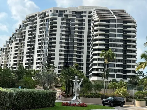 520 Brickell Key Drive Miami FL 33131