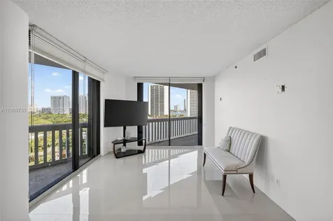 2000 Island Boulevard Aventura FL 33160