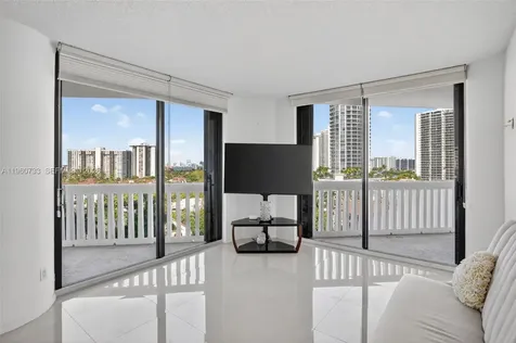 2000 Island Boulevard Aventura FL 33160