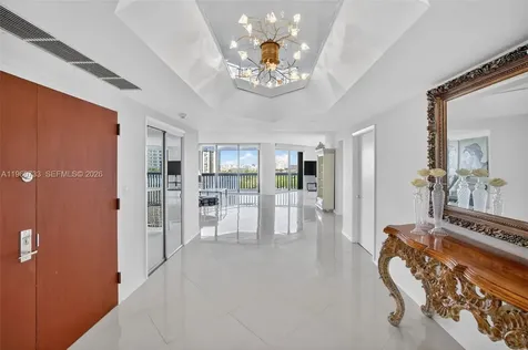 2000 Island Boulevard Aventura FL 33160