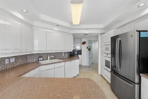 2000 Island Boulevard Aventura FL 33160