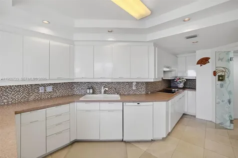 2000 Island Boulevard Aventura FL 33160