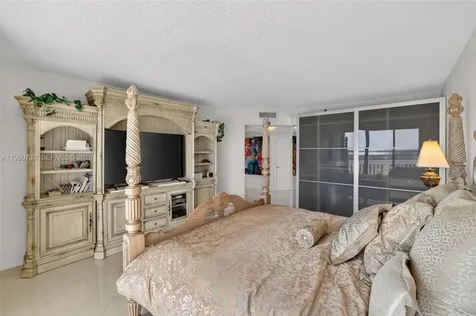 2000 Island Boulevard Aventura FL 33160