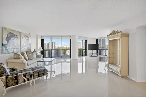 2000 Island Boulevard Aventura FL 33160
