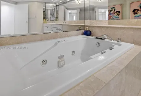 2000 Island Boulevard Aventura FL 33160