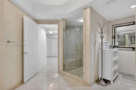 2000 Island Boulevard Aventura FL 33160
