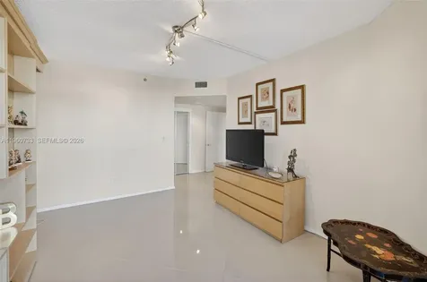 2000 Island Boulevard Aventura FL 33160