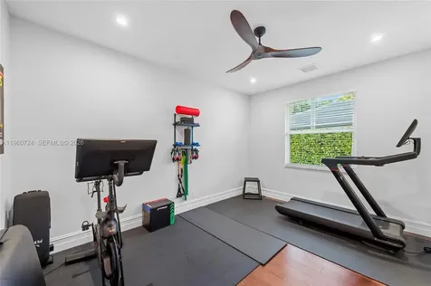2567 Montclaire Circle Weston FL 33327