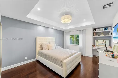 2567 Montclaire Circle Weston FL 33327