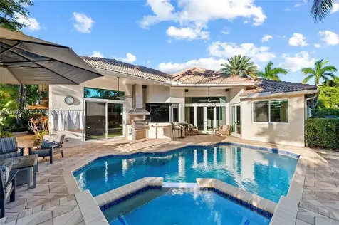 2567 Montclaire Circle Weston FL 33327