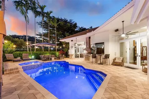 2567 Montclaire Circle Weston FL 33327