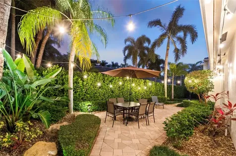 2567 Montclaire Circle Weston FL 33327
