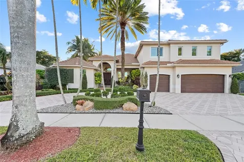 2567 Montclaire Circle Weston FL 33327