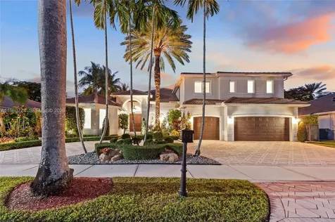2567 Montclaire Circle Weston FL 33327