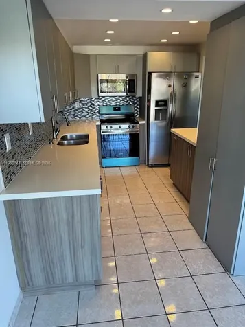5800 SW 127th Avenue Miami FL 33183