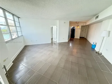 801 Brickell Bay Drive Miami FL 33131
