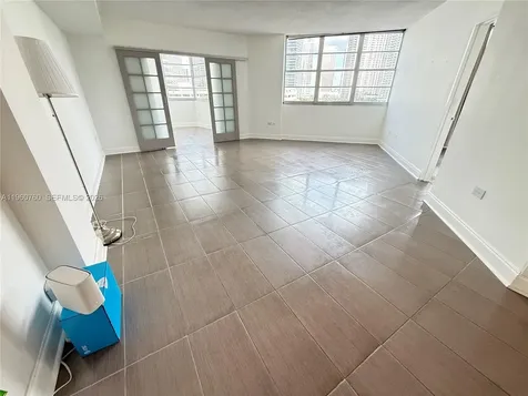 801 Brickell Bay Drive Miami FL 33131