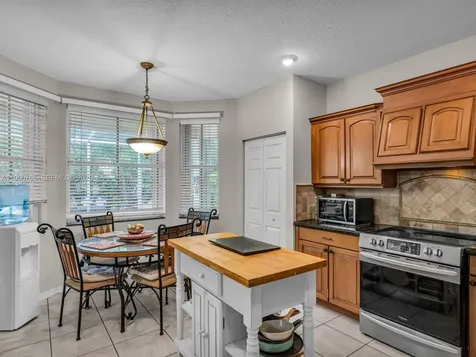 4209 Pinewood Lane Weston FL 33331