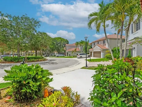 4209 Pinewood Lane Weston FL 33331
