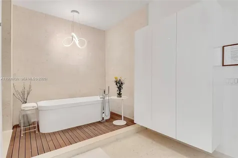 3581 E Glencoe Street Coconut Grove FL 33133